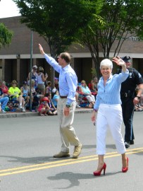Lt. Governor Nancy Wyman and U, S, Senator Richard Blumenthal.
