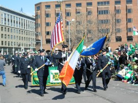 As is tradition the Hartford Fire Department Emerald Society was among the first parade units.