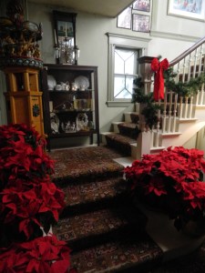 Historic Red Lion Inn decorated for the holidays.